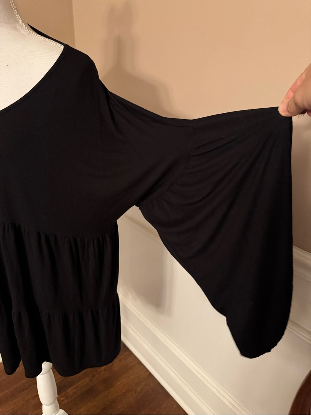 Celeste Black Tiered Scoop Neck Long Sleeve Tunic